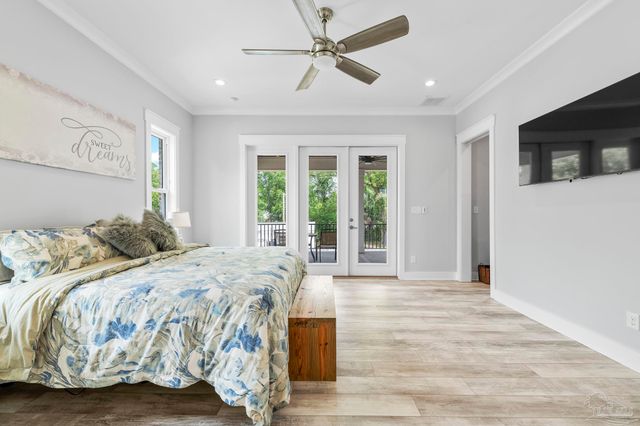1806 N Barcelona St, Pensacola, FL 32501