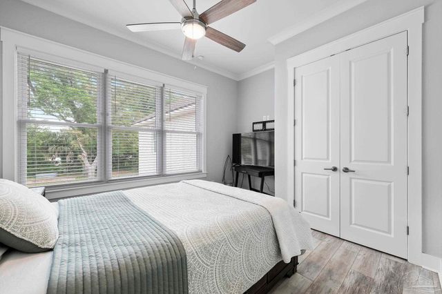1806 N Barcelona St, Pensacola, FL 32501