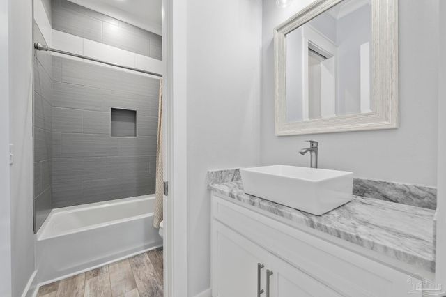 1806 N Barcelona St, Pensacola, FL 32501