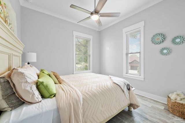 1806 N Barcelona St, Pensacola, FL 32501
