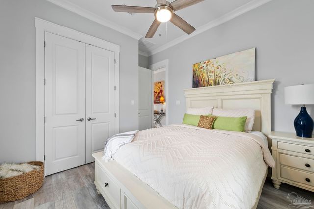 1806 N Barcelona St, Pensacola, FL 32501