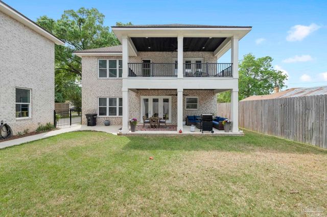 1806 N Barcelona St, Pensacola, FL 32501