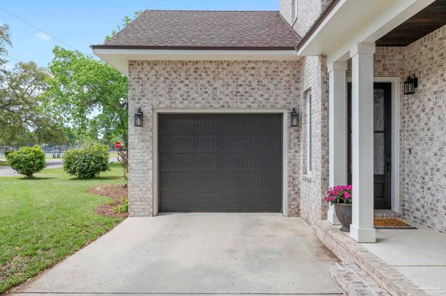 1806 N Barcelona St, Pensacola, FL 32501