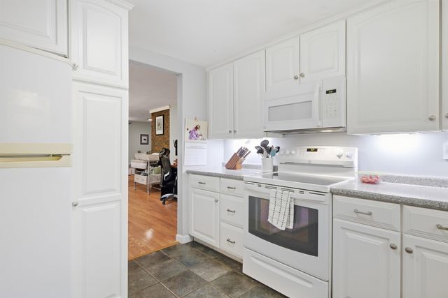 6 Jewell Lane, Derry, NH 03038