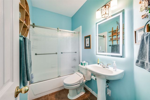 8421 Parkdale Drive, North Richland Hills, TX 76182