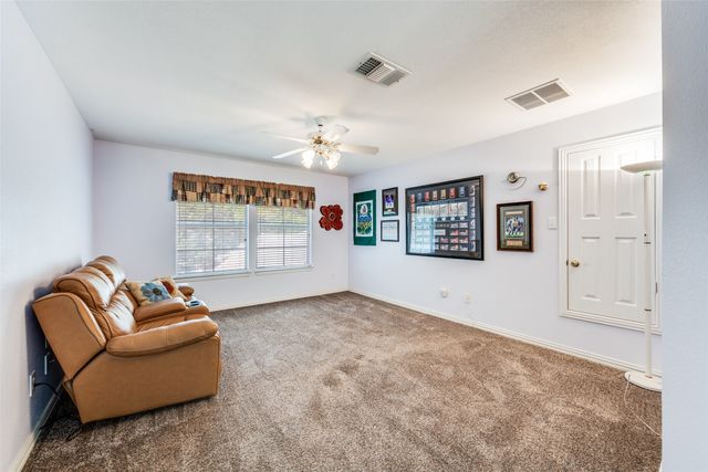 8421 Parkdale Drive, North Richland Hills, TX 76182