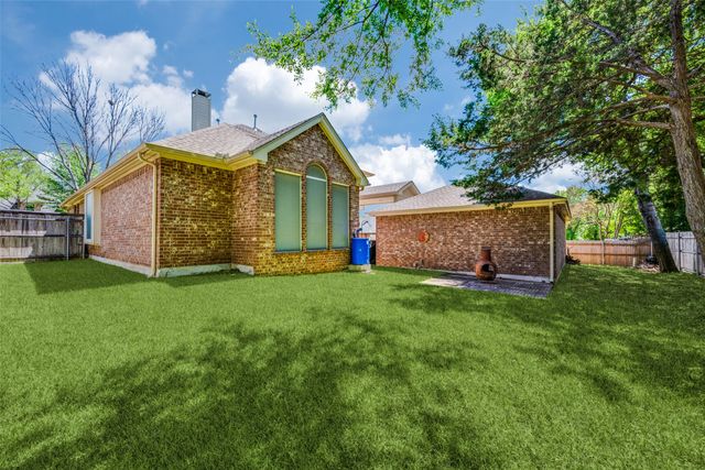 8421 Parkdale Drive, North Richland Hills, TX 76182