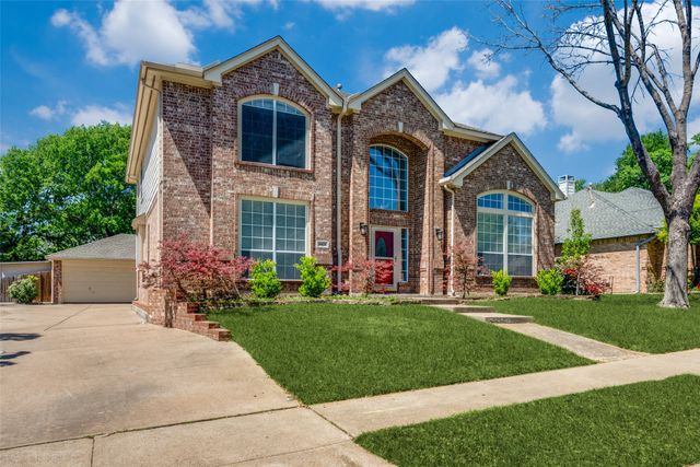 8421 Parkdale Drive, North Richland Hills, TX 76182