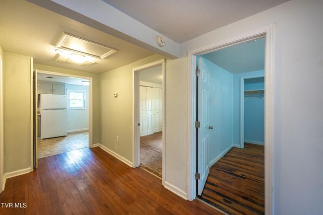 524 Old Beason Well Road, Kingsport, TN 37660