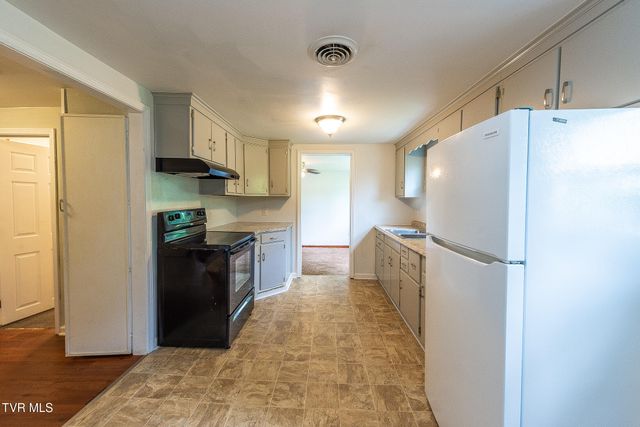 524 Old Beason Well Road, Kingsport, TN 37660