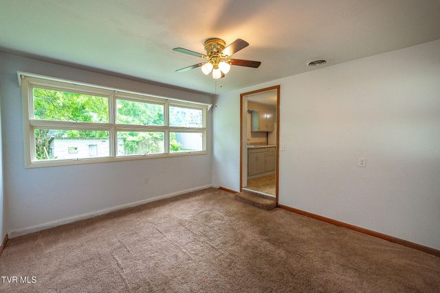 524 Old Beason Well Road, Kingsport, TN 37660