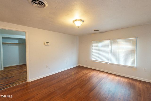 524 Old Beason Well Road, Kingsport, TN 37660