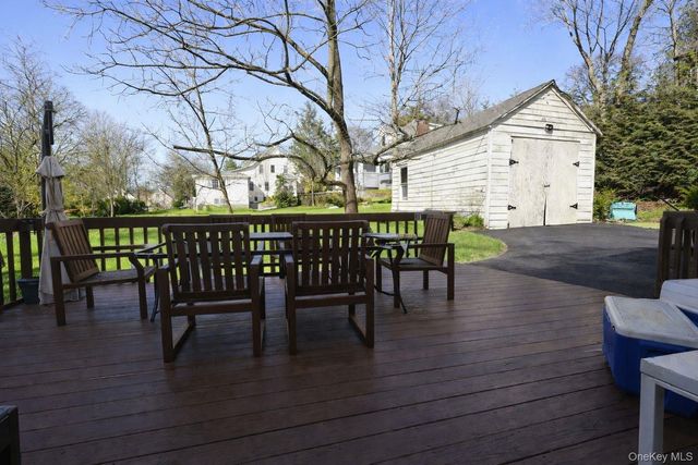 90 S Middletown Road, Pearl River, NY 10965
