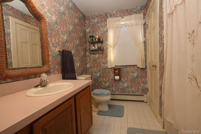 90 S Middletown Road, Pearl River, NY 10965
