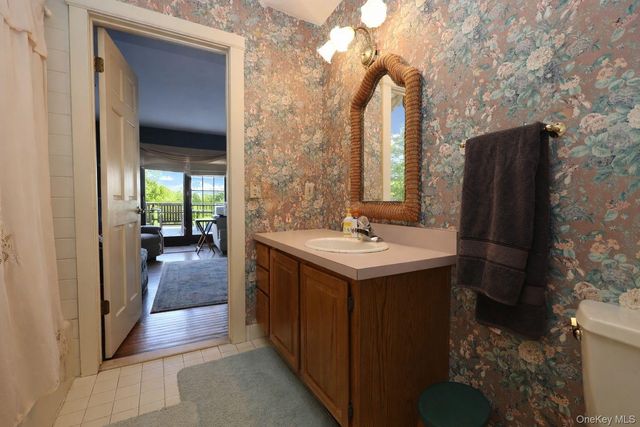 90 S Middletown Road, Pearl River, NY 10965