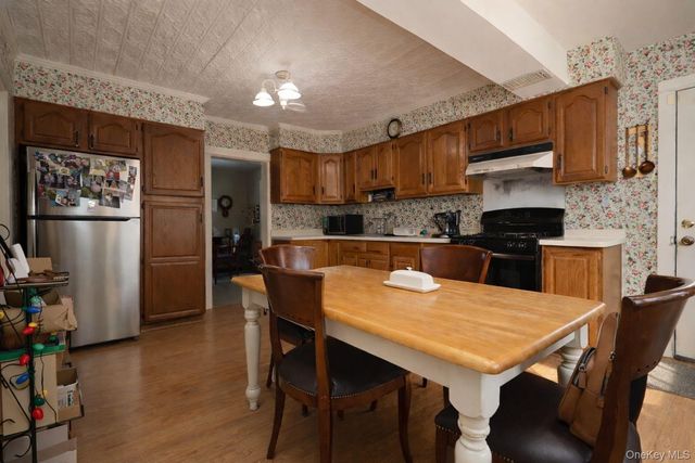 90 S Middletown Road, Pearl River, NY 10965