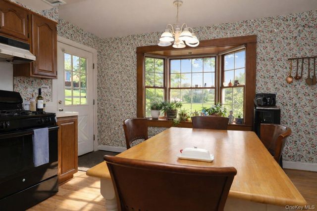 90 S Middletown Road, Pearl River, NY 10965