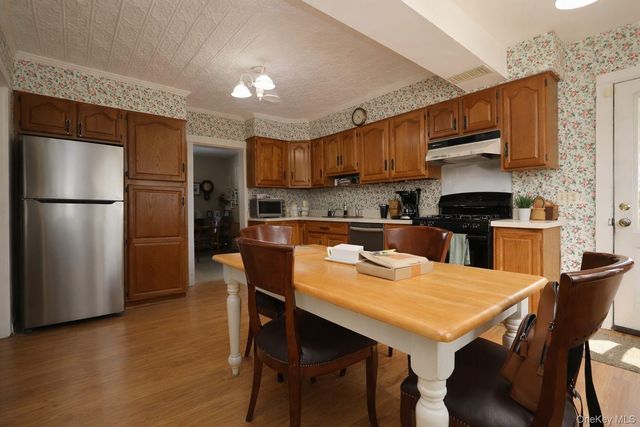 90 S Middletown Road, Pearl River, NY 10965