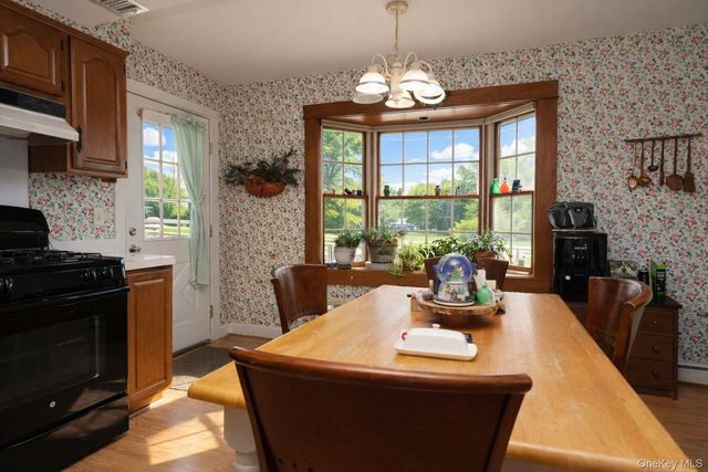 90 S Middletown Road, Pearl River, NY 10965