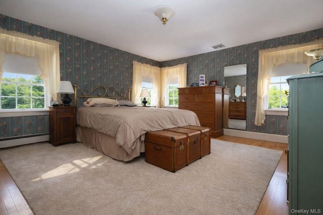 90 S Middletown Road, Pearl River, NY 10965