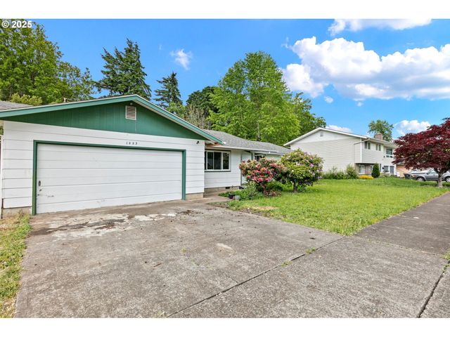 1025 OAK St, Junction City, OR 97448