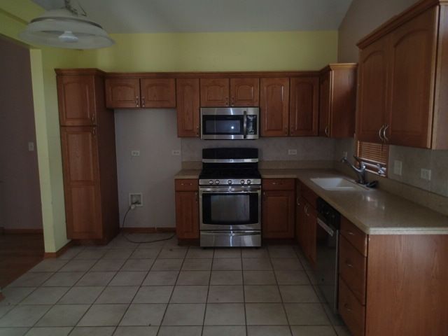 8107 Nielsen Drive, Tinley Park, IL 60477