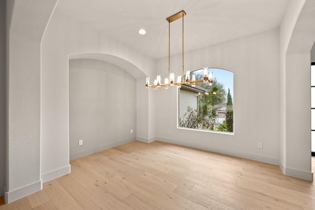 2800 Barton Point DR, Austin, TX 78733