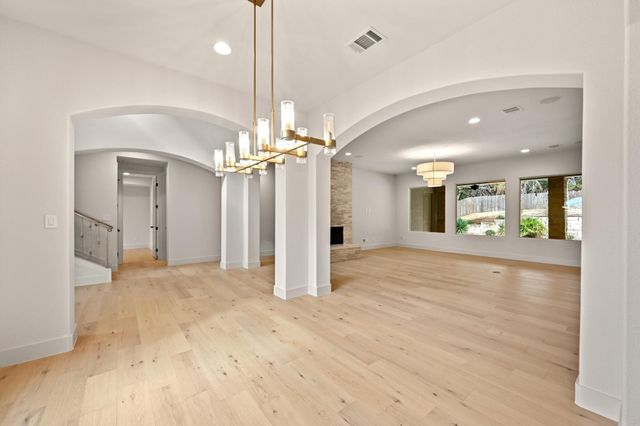 2800 Barton Point DR, Austin, TX 78733