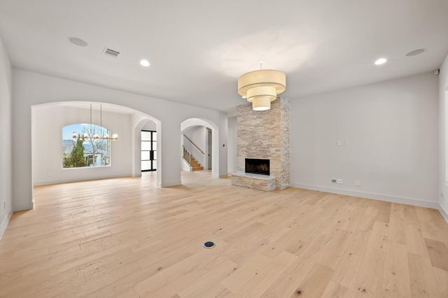 2800 Barton Point DR, Austin, TX 78733