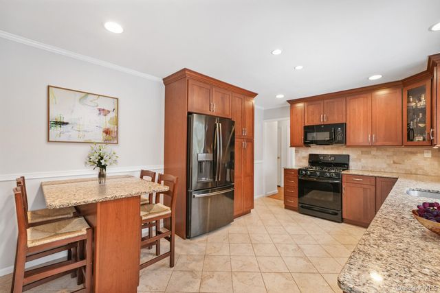 33 Overlook Road, Ardsley, NY 10502