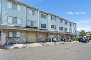 28 Wirt Lane, Staten Island, NY 10309