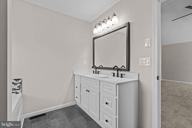 4 TRAVERTINE CT, Townsend, DE 19734