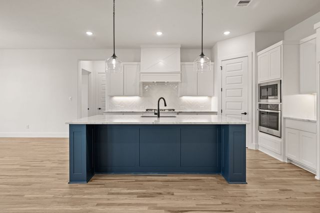 912 Highlands Avenue, Aledo, TX 76008