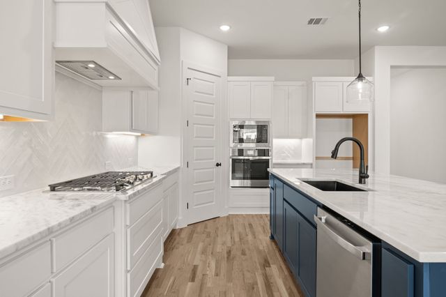 912 Highlands Avenue, Aledo, TX 76008