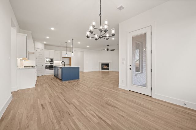 912 Highlands Avenue, Aledo, TX 76008