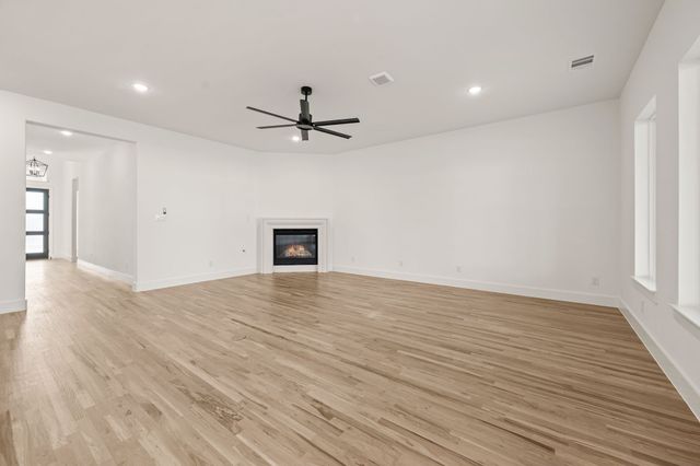 912 Highlands Avenue, Aledo, TX 76008