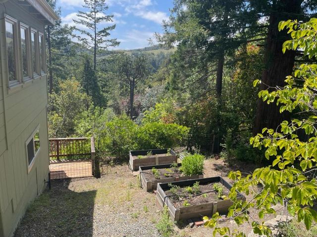 25 Recreation Drive, La Honda, CA 94020