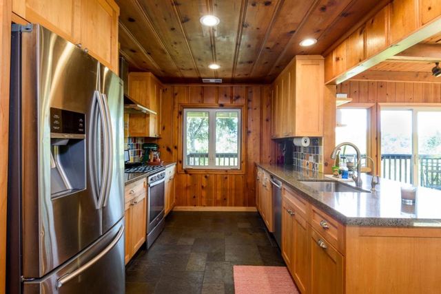25 Recreation Drive, La Honda, CA 94020