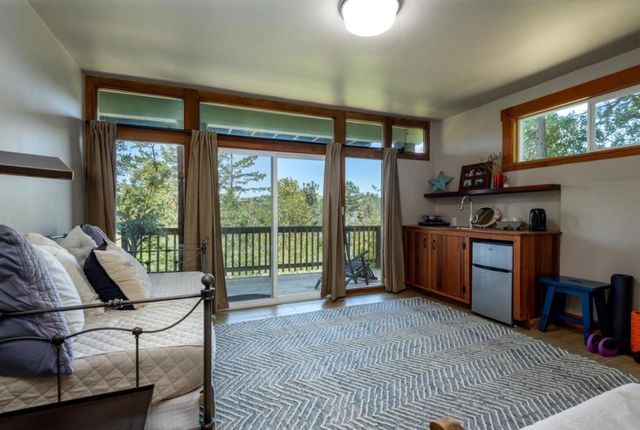 25 Recreation Drive, La Honda, CA 94020