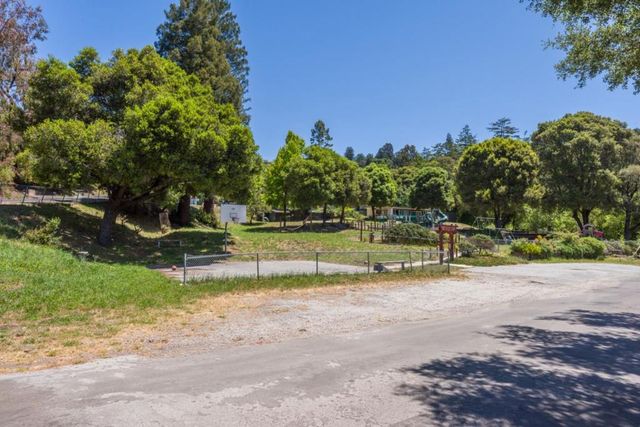 25 Recreation Drive, La Honda, CA 94020