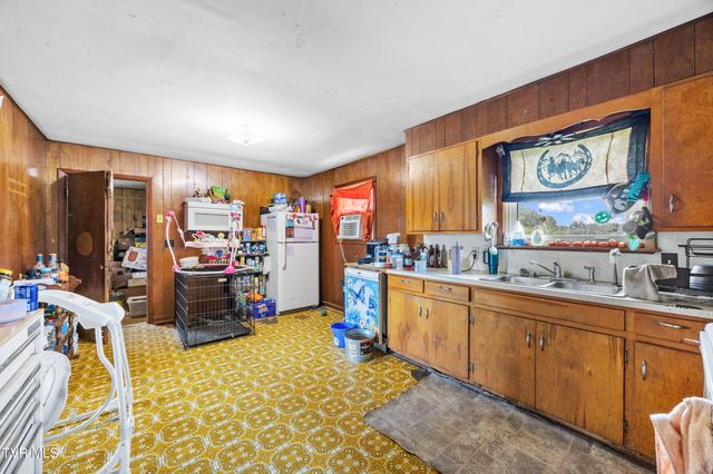 290 Butchertown Road, Fall Branch, TN 37656
