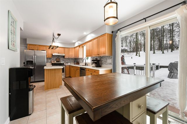 6 Snow Street, Bloomingburg, NY 12721