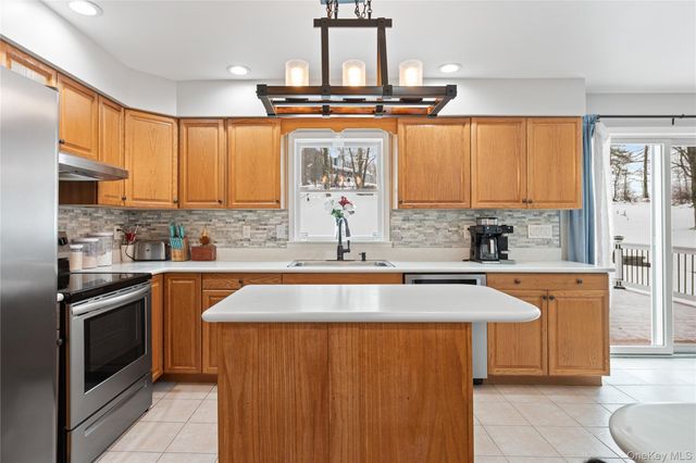 6 Snow Street, Bloomingburg, NY 12721