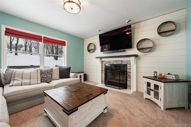 6 Snow Street, Bloomingburg, NY 12721