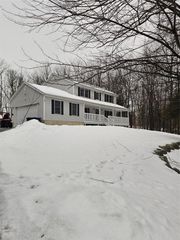 6 Snow Street, Bloomingburg, NY 12721