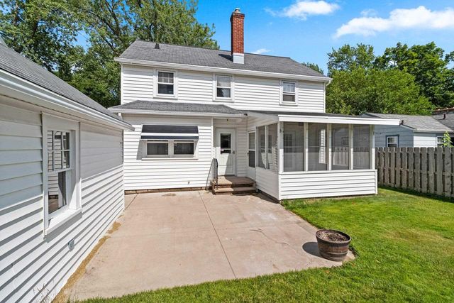 1727 N CLARK STREET, Appleton, WI 54911