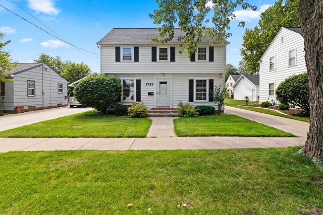 1727 N CLARK STREET, Appleton, WI 54911