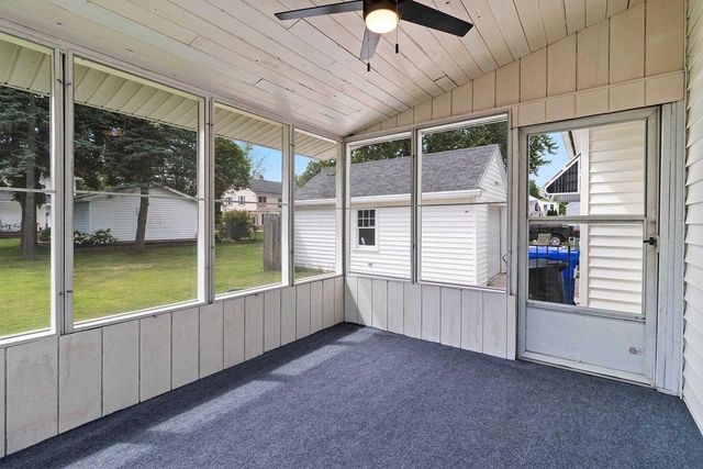 1727 N CLARK STREET, Appleton, WI 54911