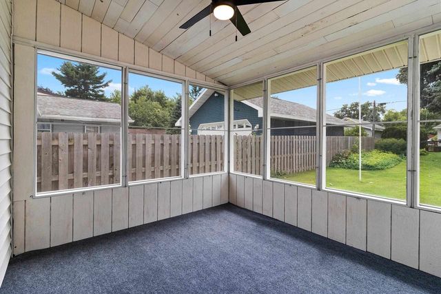 1727 N CLARK STREET, Appleton, WI 54911