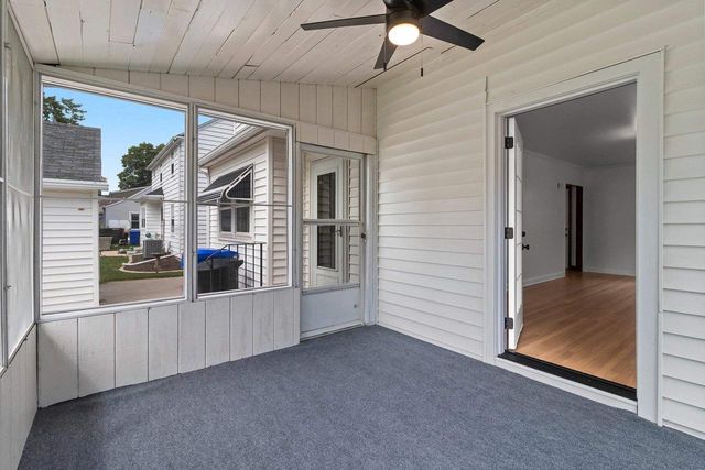 1727 N CLARK STREET, Appleton, WI 54911